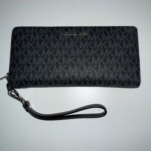 Micheal Kors Black Continental Wallet